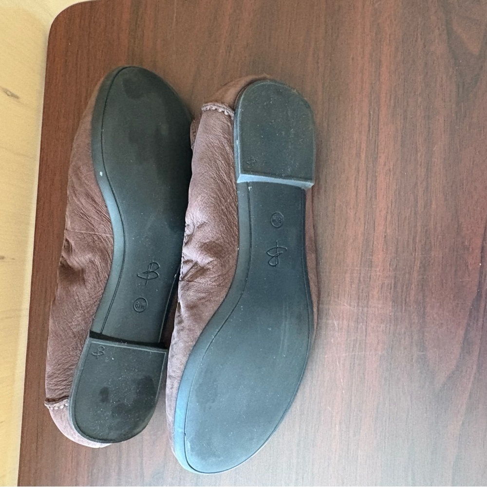 B Makowsky Elegant Brown Women's Flats with Knot Detail Sz. 8.5 W - Picture 4 of 8